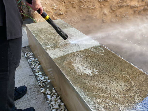 Best Deck Pressure Washing  in North Sarasota, FL